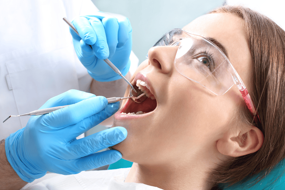 متخصص عصب کشی دندان در تهران